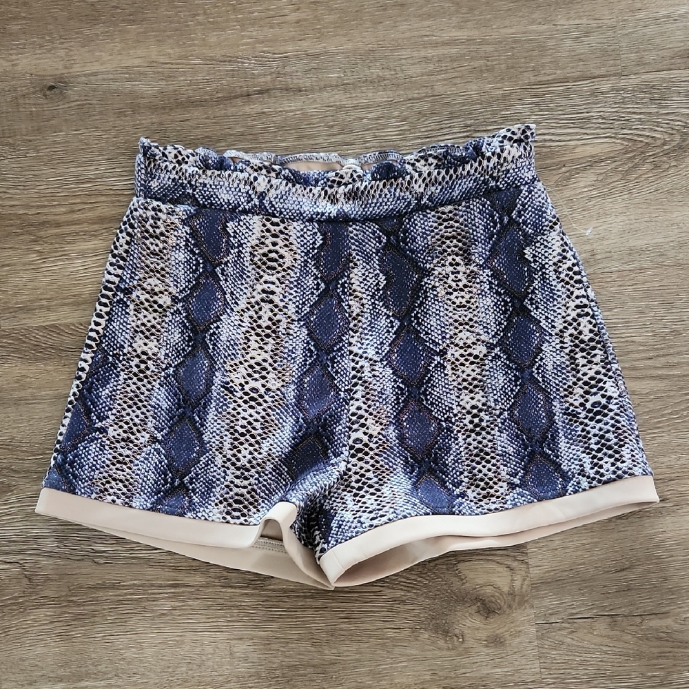 Maverick Snake Print Women Elastic Shorts Size Medium - NWOT